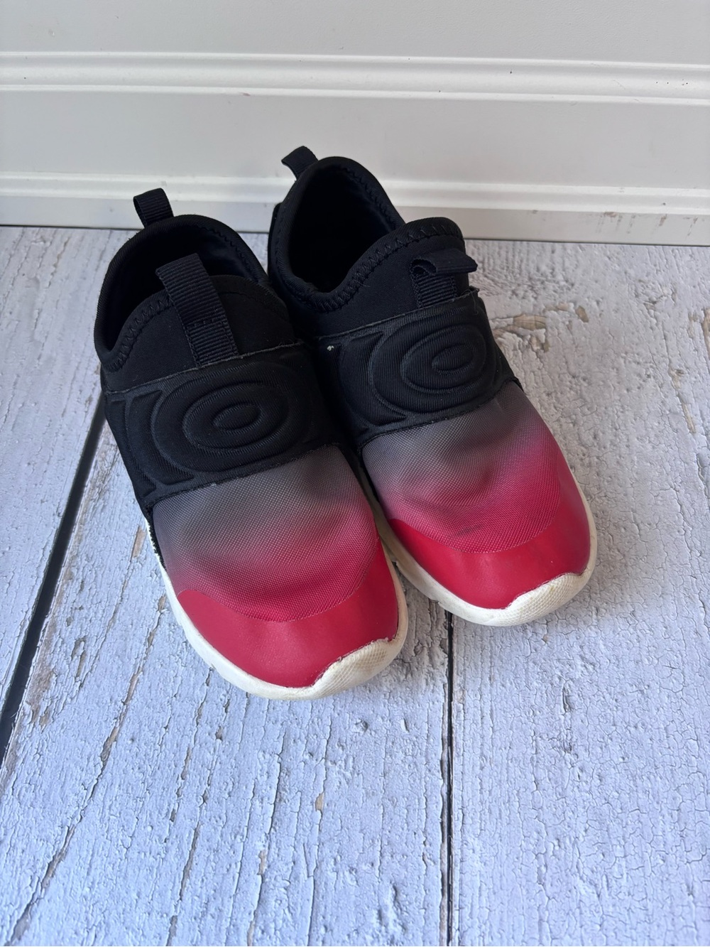 5/$25 Kids Slip-On Gradient Red and Black Sneakers